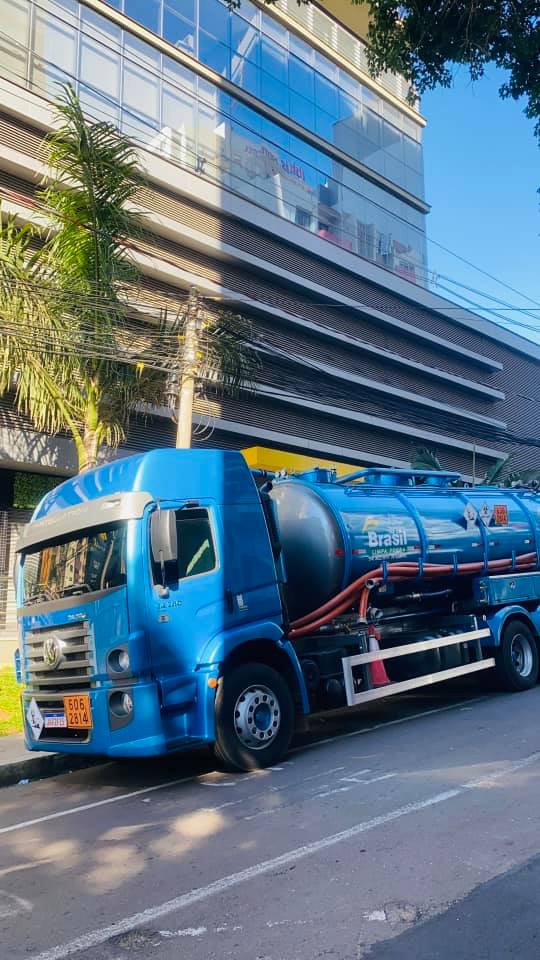 Umectação de vias: como reduzir poeira em obras e pátios